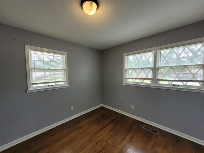 Building Photo - Huntsville