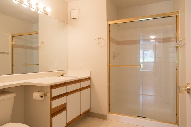 Building Photo - 33 S Boulder Cir