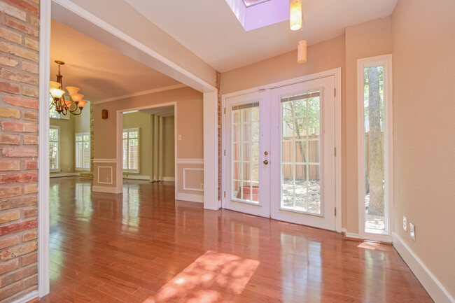 Building Photo - 3 Bedroom Townhouse - Northwest Hills