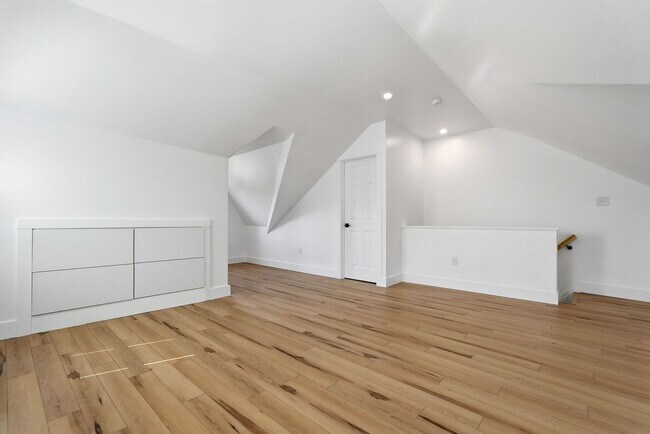 Building Photo - Brand New Renovation - Sharpsburg