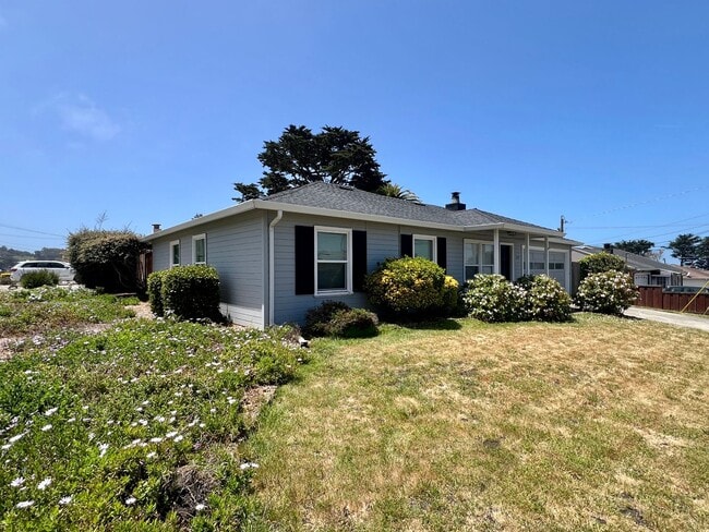Building Photo - MUST SEE - Updated Single Family Rancher -...