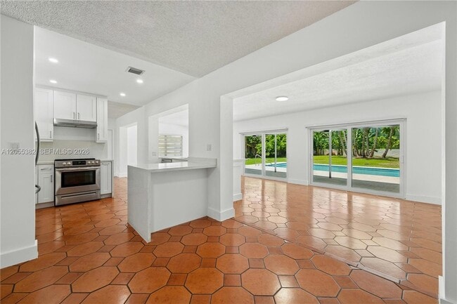 Building Photo - 220 NW 130th Ave