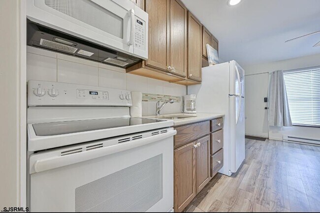 Building Photo - 413 E Brigantine Ave