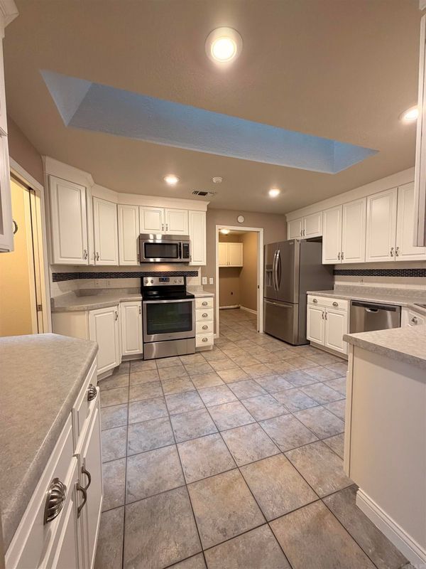 Building Photo - 31 Enclave Cir