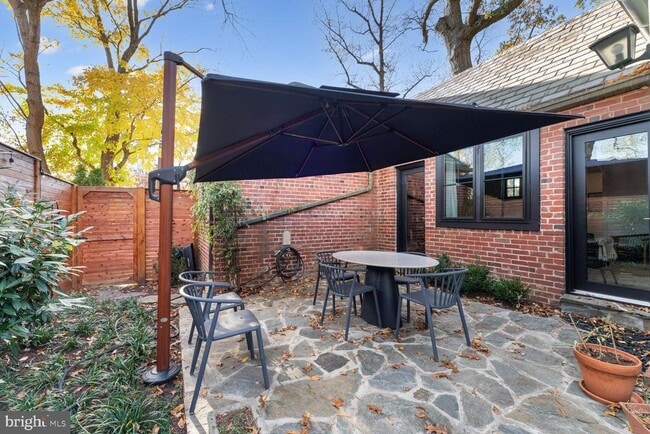 Building Photo - 5543 29th St NW