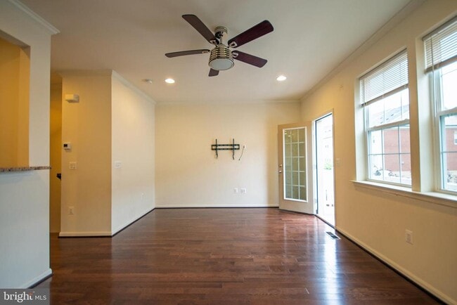 Building Photo - 8024 Cayzer Ln