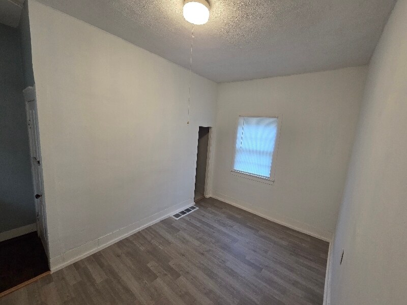 Building Photo - 232 Oakley Pl NE