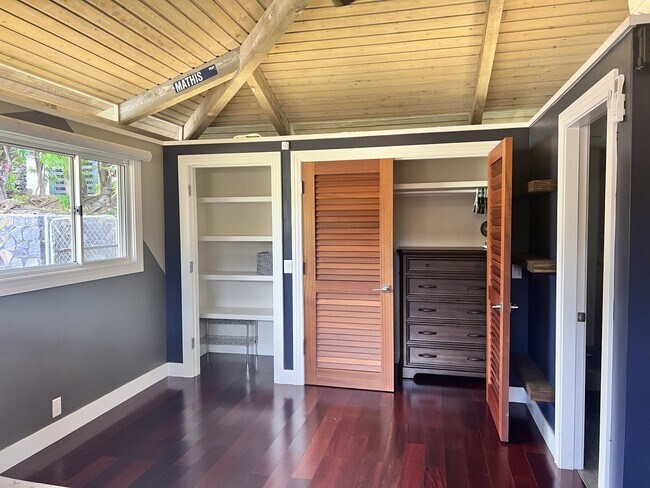 Building Photo - 904 Kupulau Dr