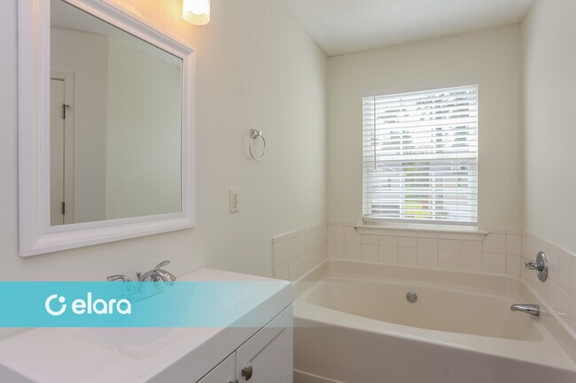 Building Photo - 1155 Brookstone Rd