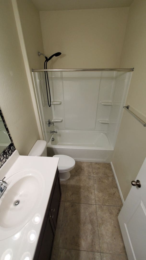 Building Photo - 4bedroom 3bath 2 Story Home with ***19 solar panels for low electric bill***