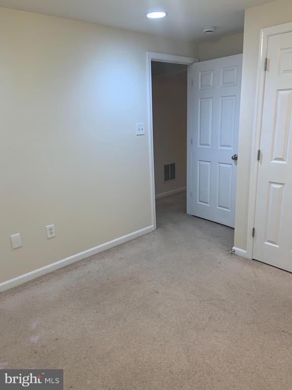 Building Photo - 1528 Long Dr Ct
