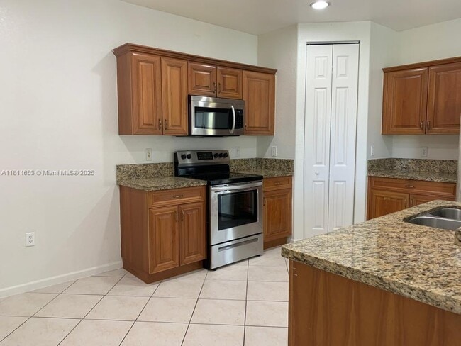 Building Photo - 2635 SW 84th Terrace