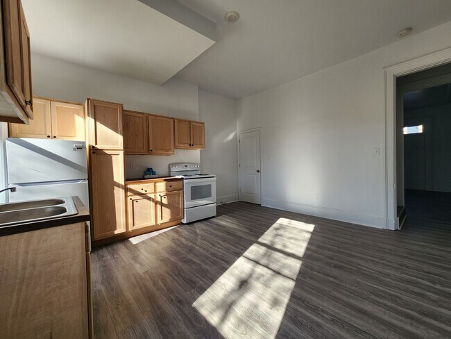 Building Photo - 1571 Tremont St