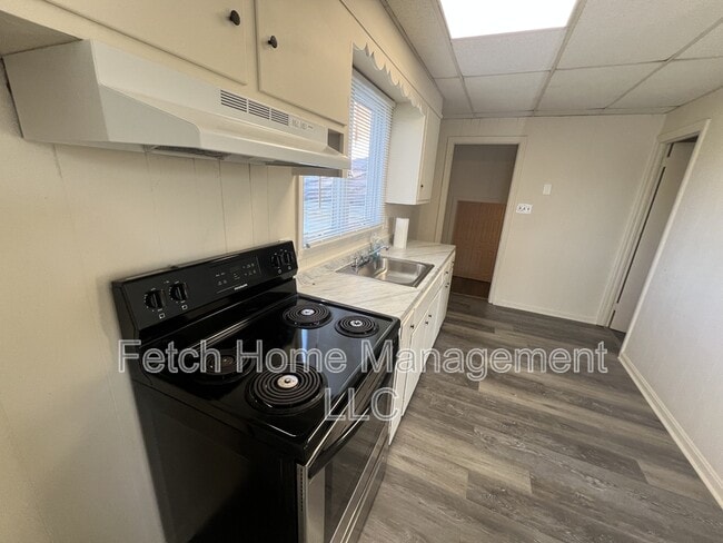 Building Photo - 636 Lincoln Hwy E