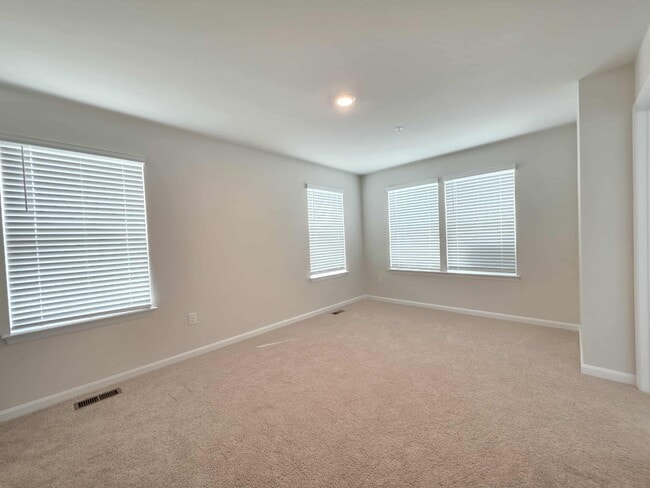 Building Photo - 1424 Sugarplum Ln