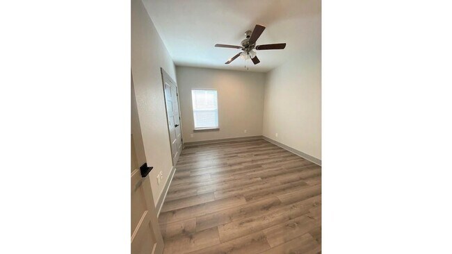 Building Photo - 405 Carneros Dr