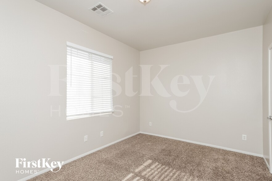 Building Photo - 9825 Venus Lake Ct