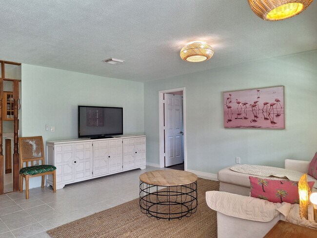 Building Photo - 2026 WINTER RENTAL NEW SMYRNA BEACH - POOL...
