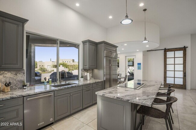 Building Photo - 10448 E Skinner Dr