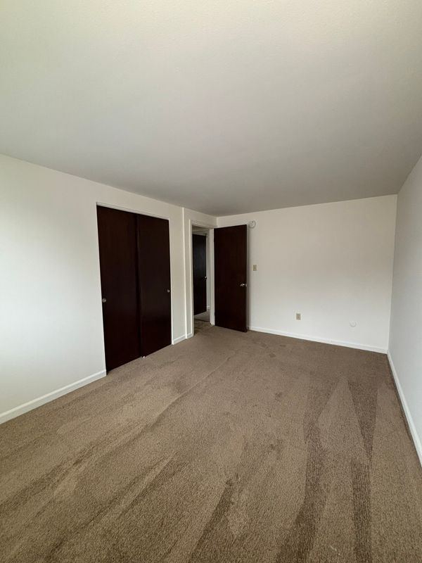 Building Photo - 16 Losson Garden Dr