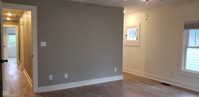Building Photo - 2832 N Park Ave