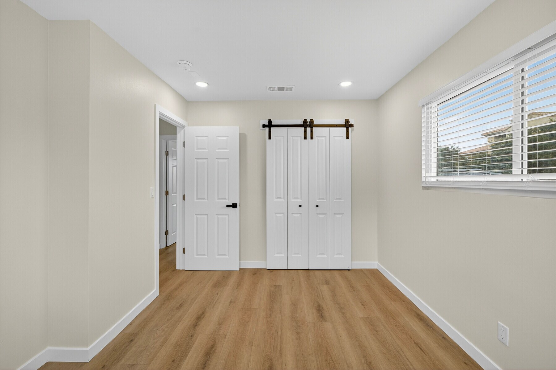 Building Photo - 11972 Walnut St