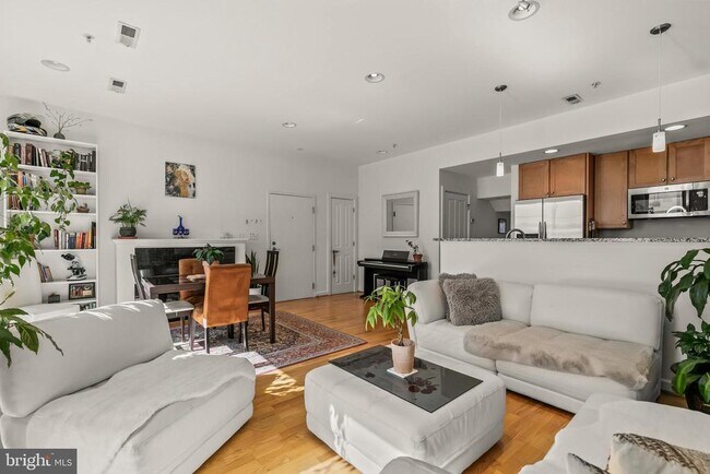 Building Photo - 1421-1423 Chapin St NW