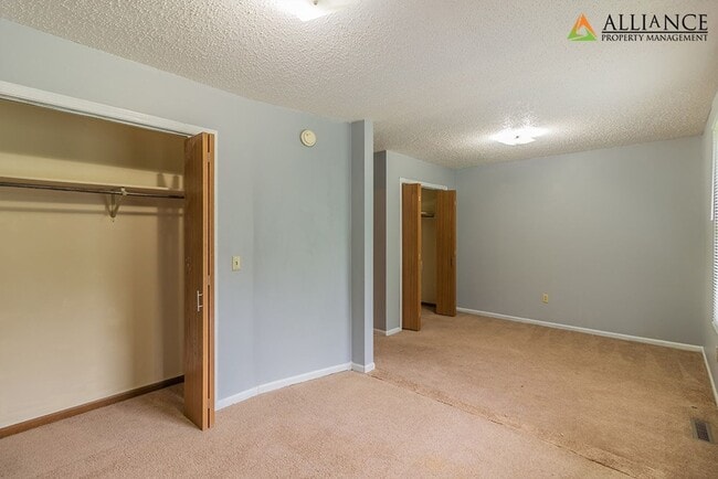 Building Photo - Recently Updated!