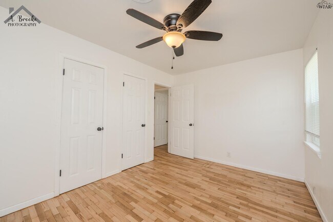 Building Photo - 1624 Sunnyside Ln