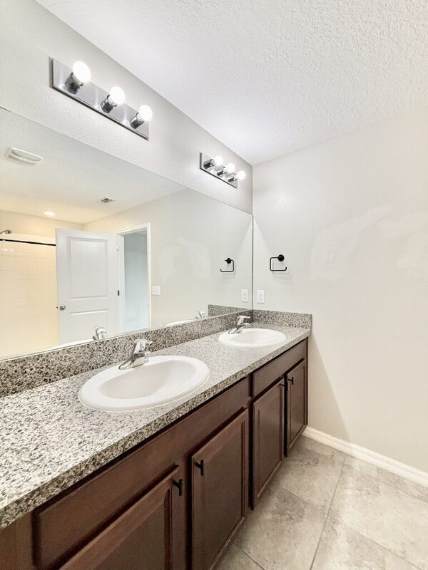 Building Photo - 17134 White Mangrove Dr