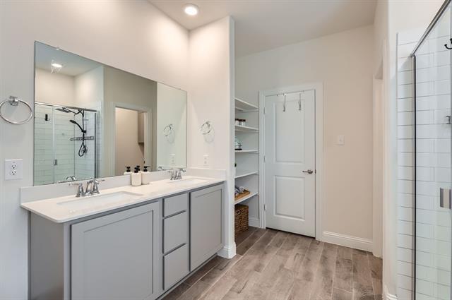 Building Photo - 10917 Ranchera Dr