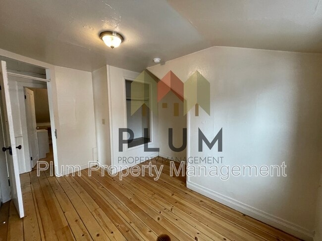 Building Photo - Lease Pending | 807 Bulwer Street