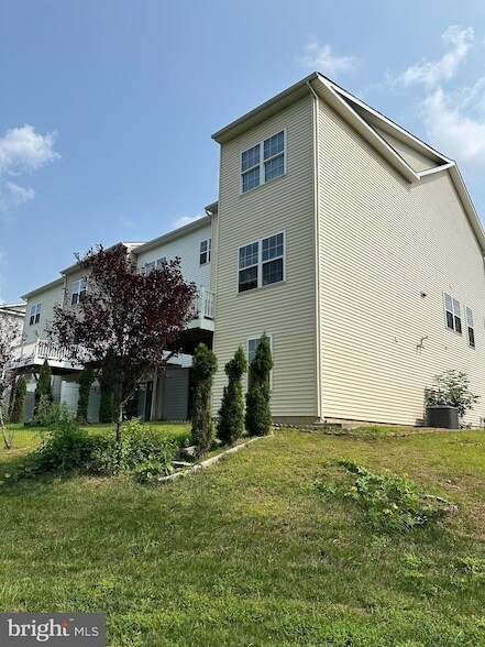 Building Photo - 138 Jenny Dr