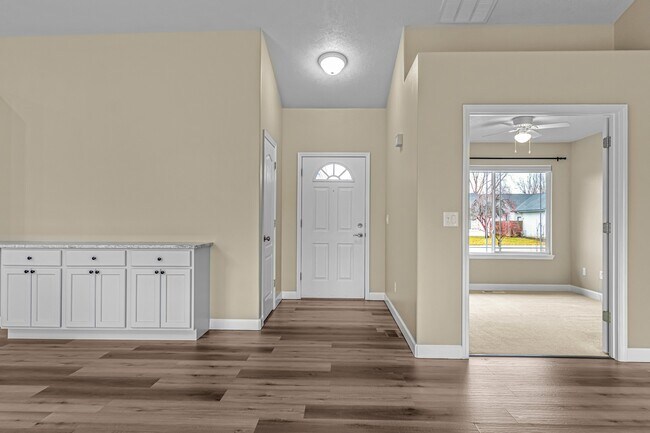 Building Photo - 4289 N Wellspring Ave