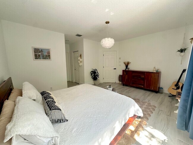 Building Photo - 1813 Wood Fern Dr