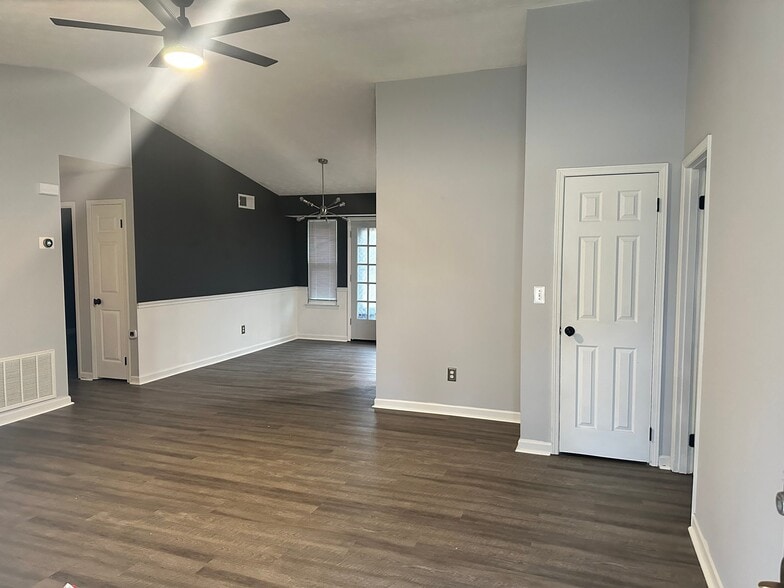 Building Photo - 4183 Red Laurel Way SW