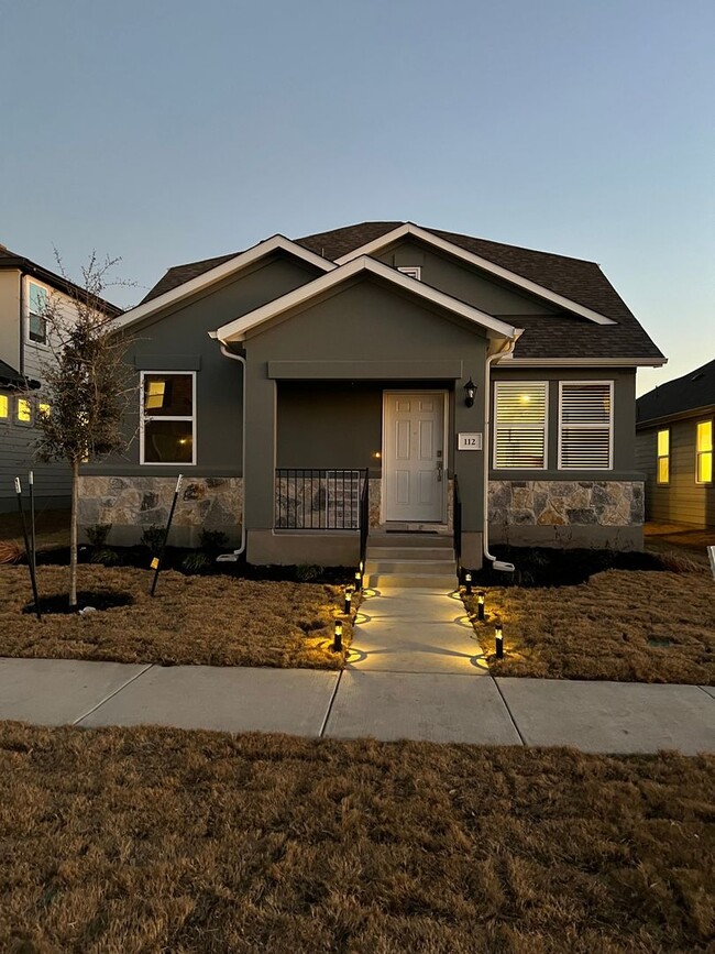 Building Photo - Charming 3BR Single Family Home in Hutto