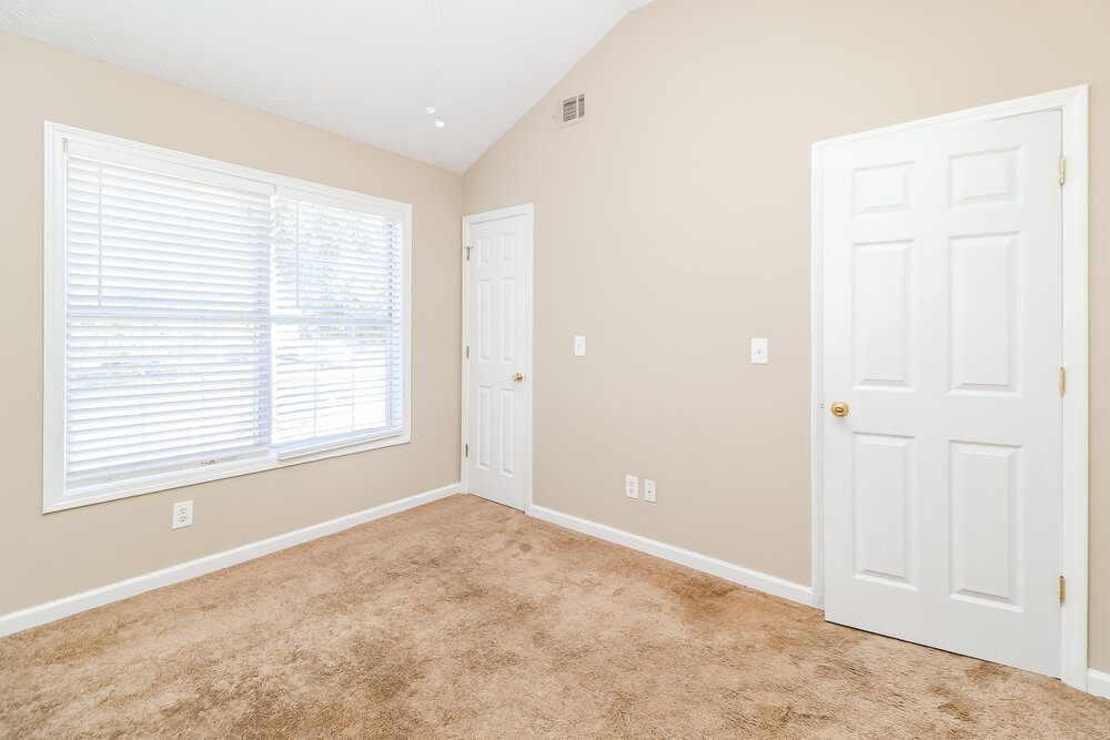 Building Photo - 2185 Woodbriar Dr