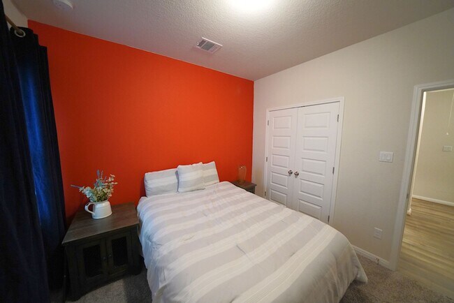 Building Photo - Gorgeous First-Time Rental in Saint Hedwig (SCUCISD) Rental Commission: $500