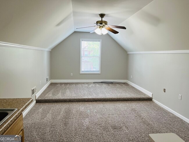 Building Photo - 5750 Crest Hill Dr NE
