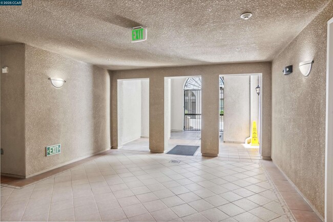 Building Photo - 3240 Maguire Way