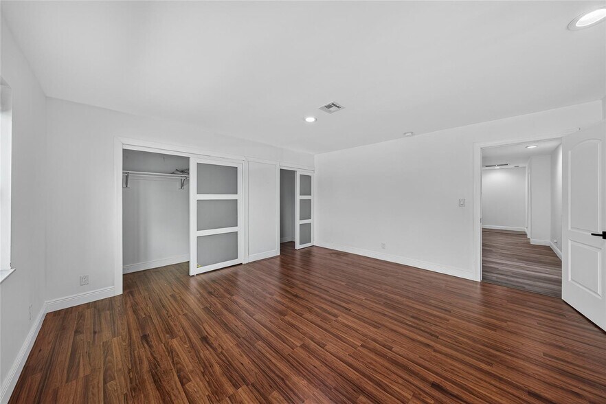 Building Photo - 2012 NW 12th Ave