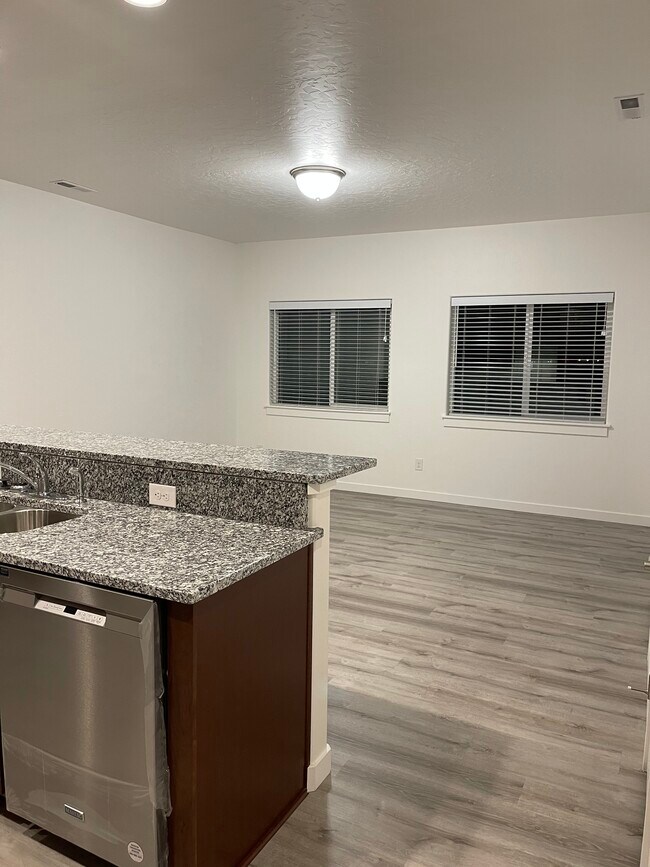 Kitchen / living room - 5757 E Bollo St