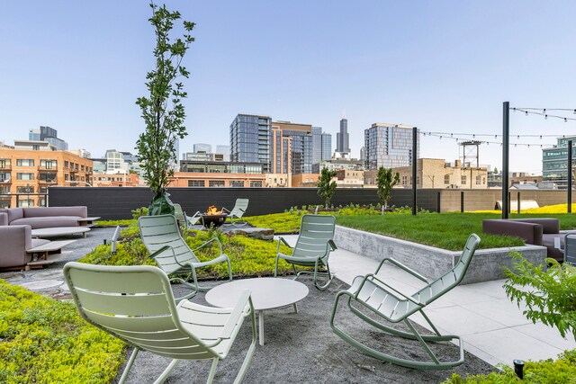 Building Photo - 225 N Elizabeth St