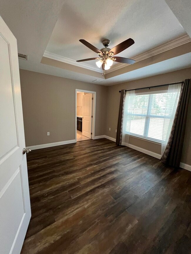 Building Photo - 415 E Field Ave