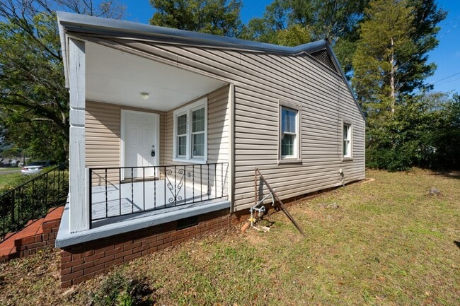 Building Photo - Charming 3-Bedroom Home in Bessemer – Act Fast!