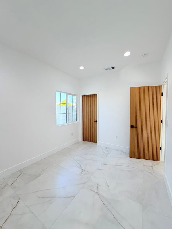 Building Photo - 604 S Vicki Ln