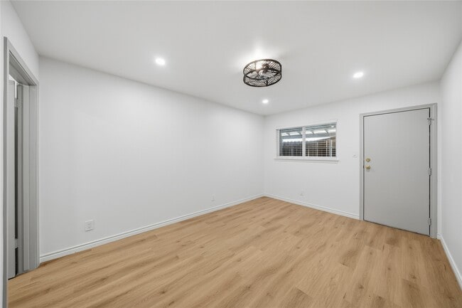 Building Photo - 1405 Shadowdale Dr