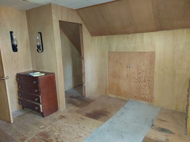 Building Photo - *LONG TERM RENTAL* (No Pets)