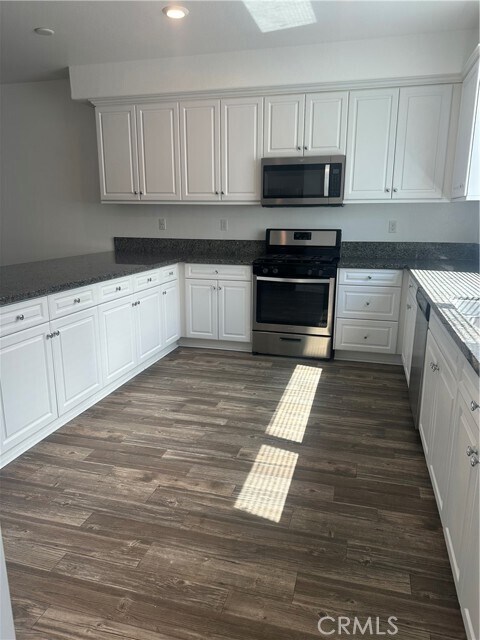 Building Photo - 8013 Olive Ln